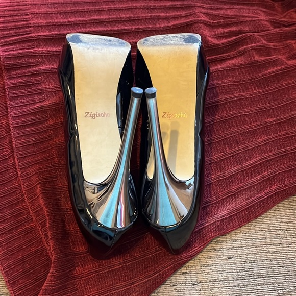 Ladies 5 inch Black & Pewter Patent Leather Heels - Picture 5 of 6